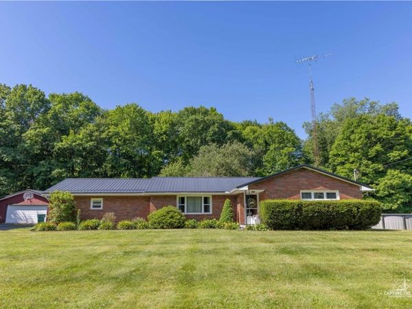 1802 Georgetown Road, Sandy Lake, PA 16145