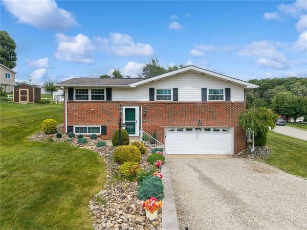 511 Newport Drive, Greensburg, PA 15601