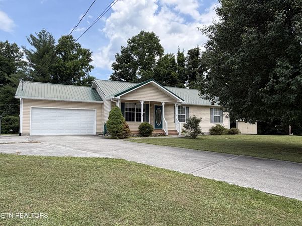 187 Crowley Circle, Jacksboro, TN 37757