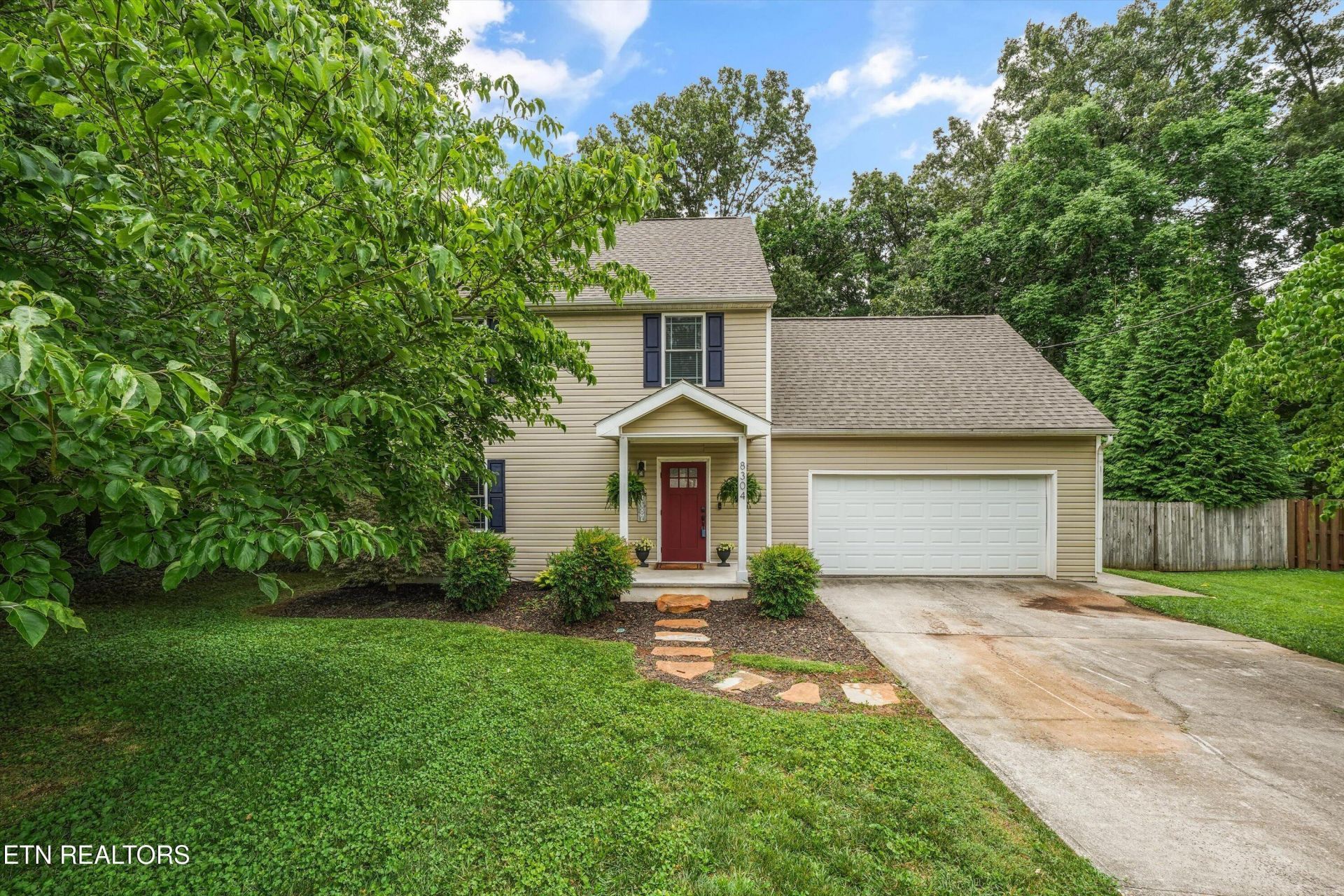 8304 Clearwater Court, Knoxville, TN 37923 Main Photo