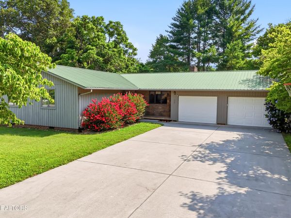 327 Sandy Lane, Townsend, TN 37882
