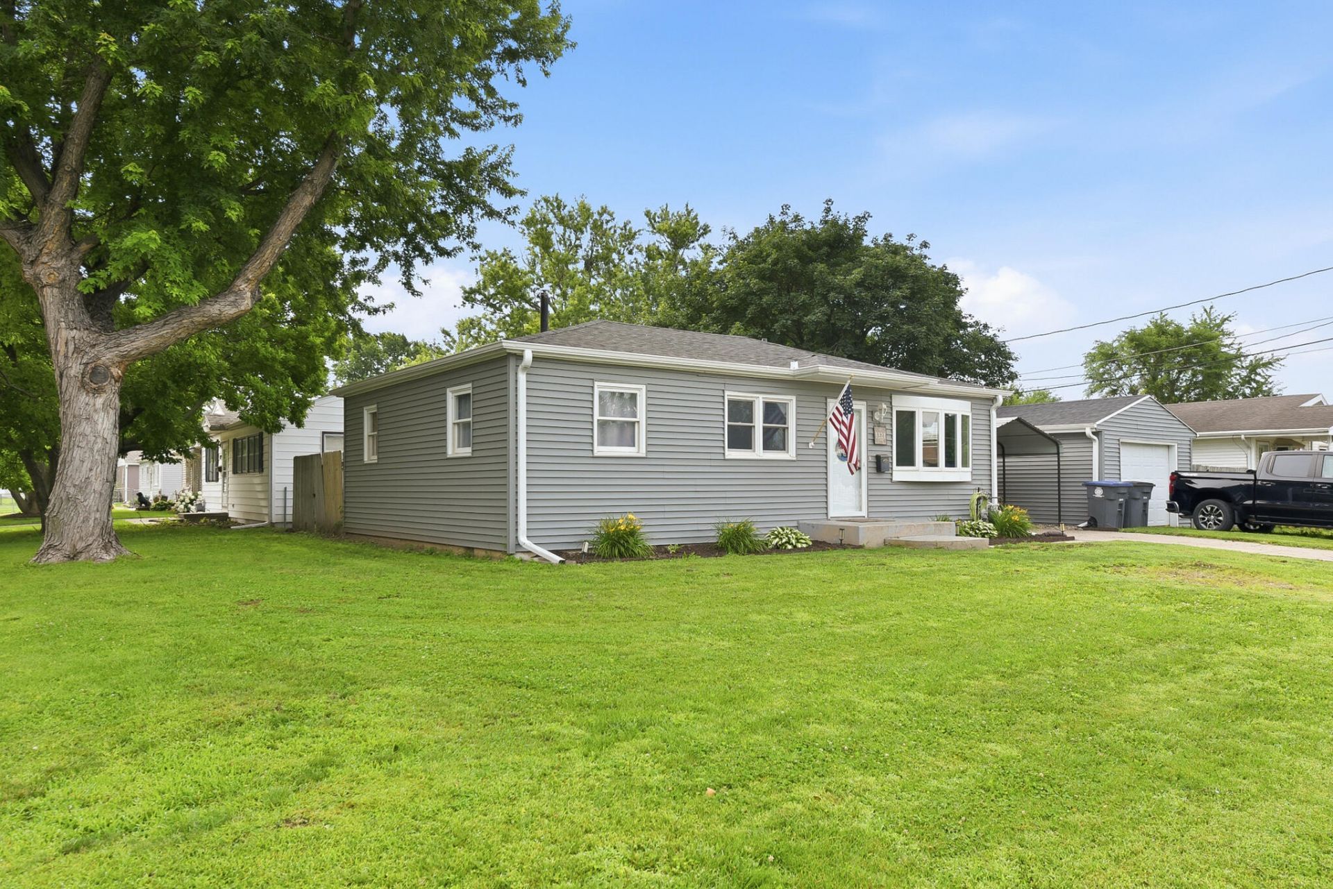 1221 N 21st Street, Council Bluffs, IA 51501 Main Photo