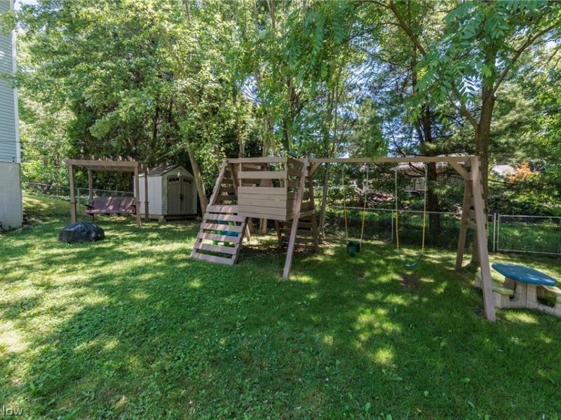 390 Southeast Avenue, Tallmadge, OH 44278 Photo 38