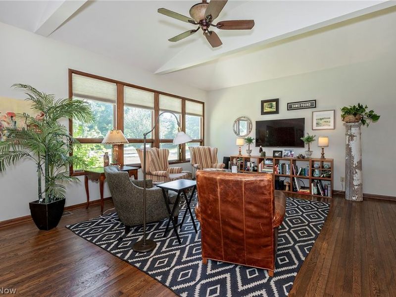 15880 Laurel Road, Chagrin Falls, OH 44022 Photo 4