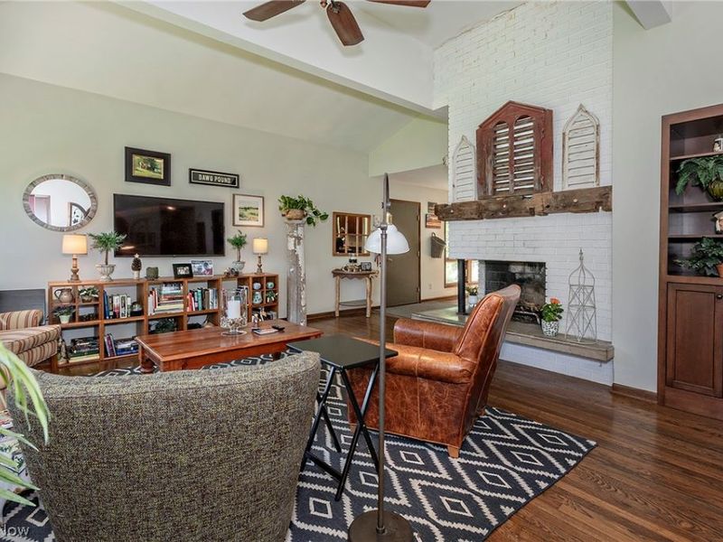 15880 Laurel Road, Chagrin Falls, OH 44022 Photo 5