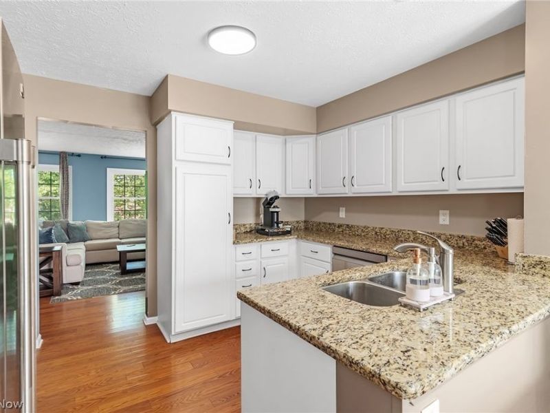 103 Cliffside Commons Drive, Unit 103, Rocky River, OH 44116 Photo 4