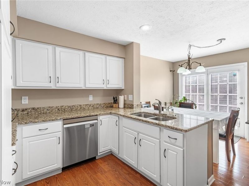103 Cliffside Commons Drive, Unit 103, Rocky River, OH 44116 Photo 5