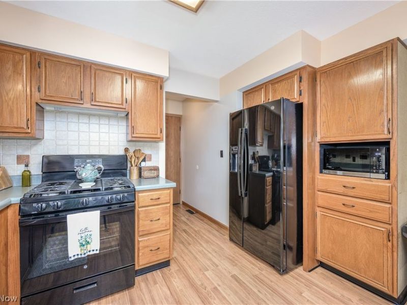 1560 Applewood Way, Uniontown, OH 44685 Photo 10