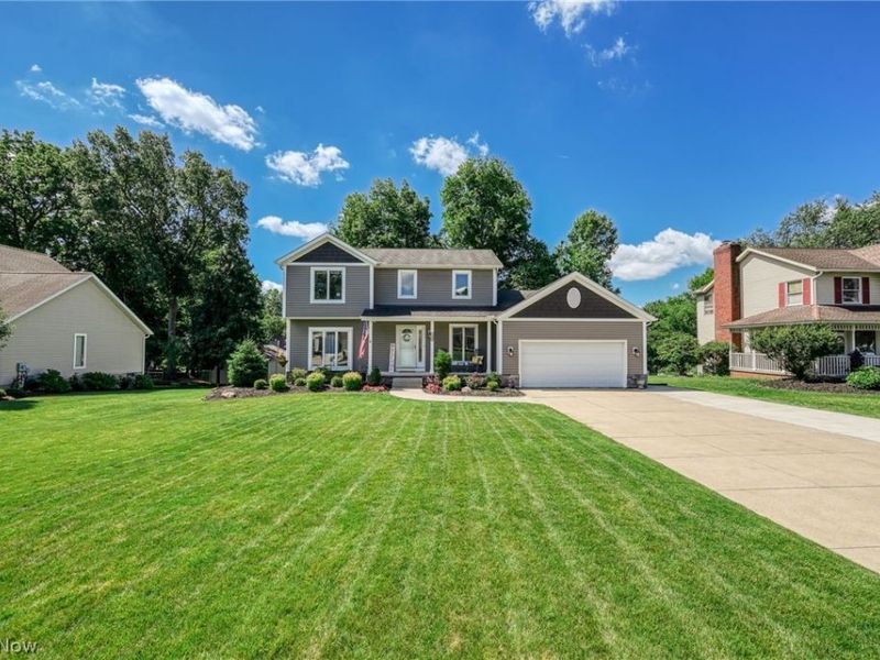 1560 Applewood Way, Uniontown, OH 44685 Photo 2
