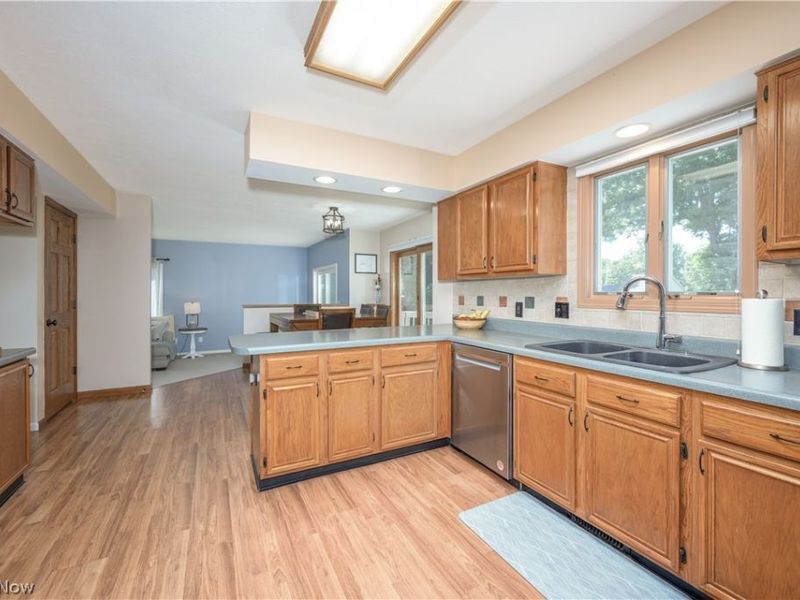 1560 Applewood Way, Uniontown, OH 44685 Photo 9