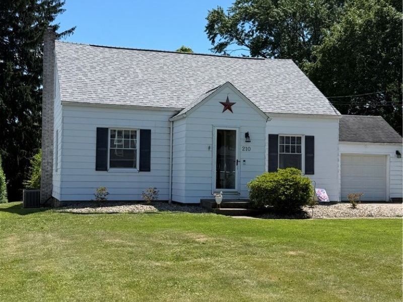 210 Woodrow Street NW, North Canton, OH 44720 Photo 2