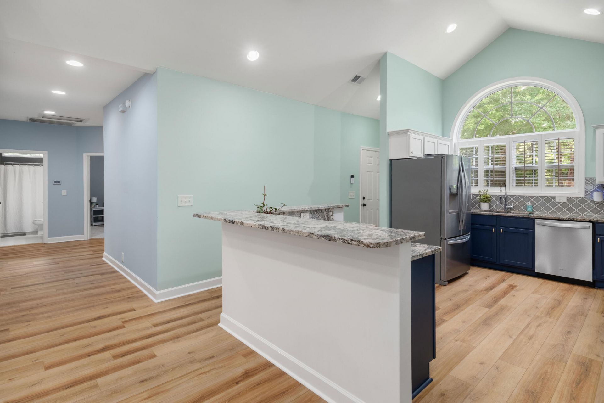 878 Santee Street Photo 8