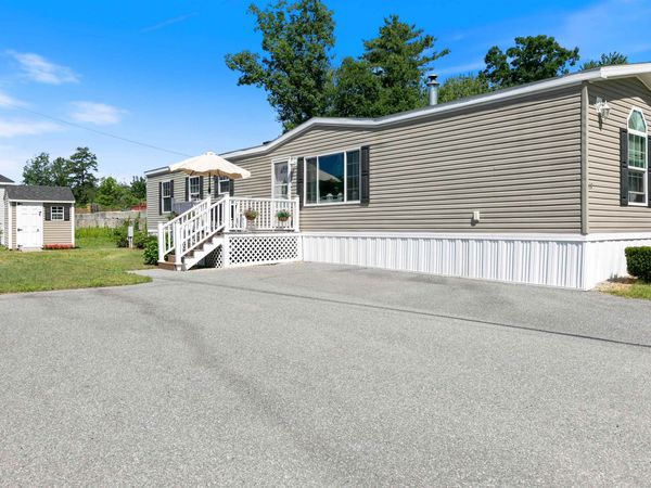 29 Lowell Road, Unit 18, Salem, NH 03079
