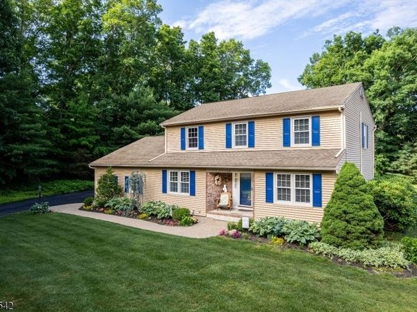 18 Shearman Rd, Roxbury, NJ 07876