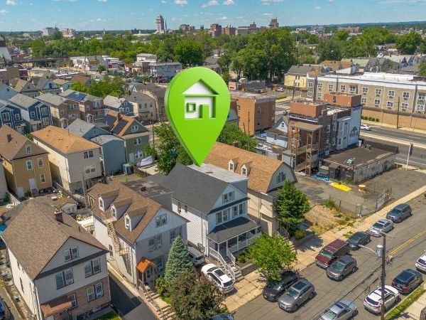946 Emma St, Elizabeth, NJ 07201