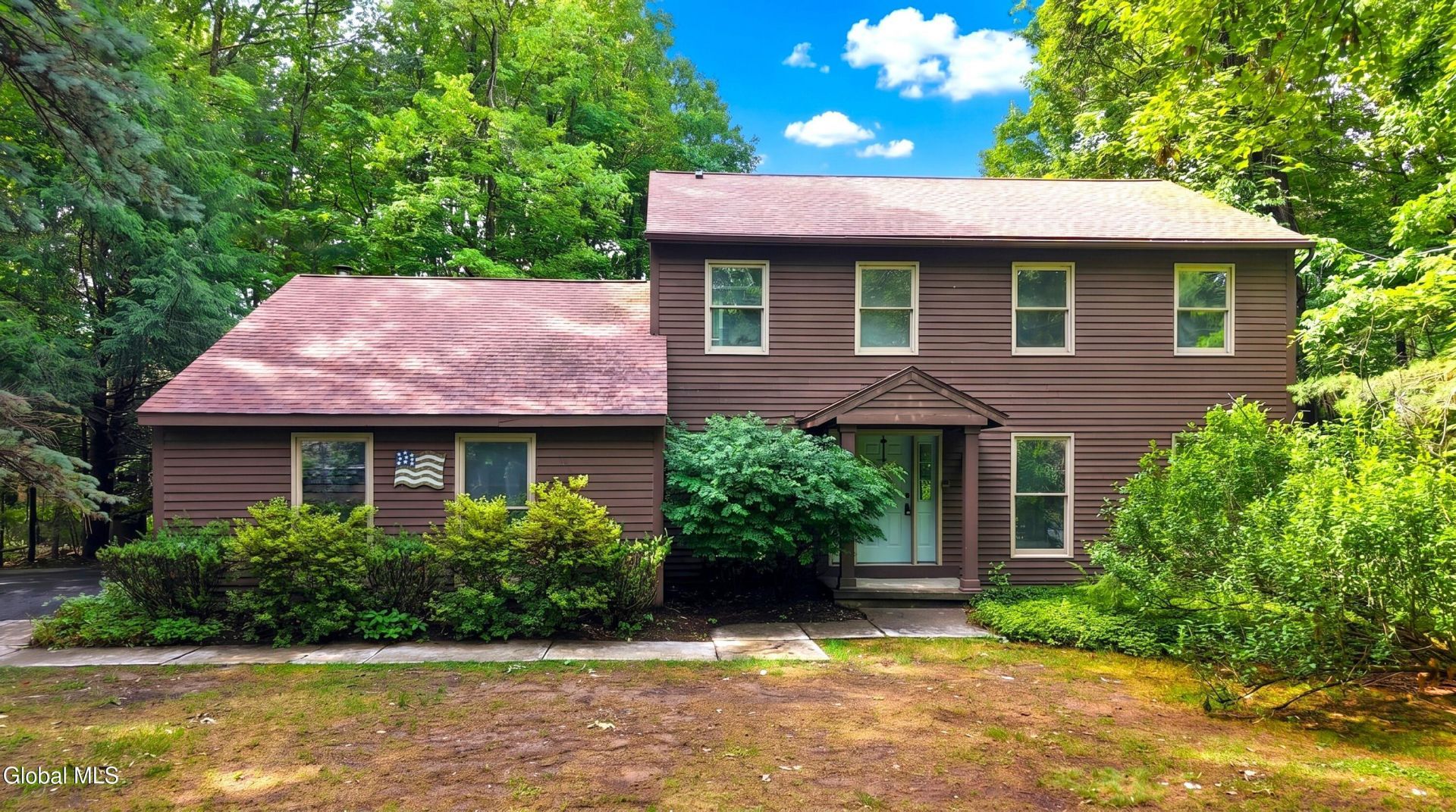 14 Thoroughbred Way, Clifton Park, NY 12065 Main Photo