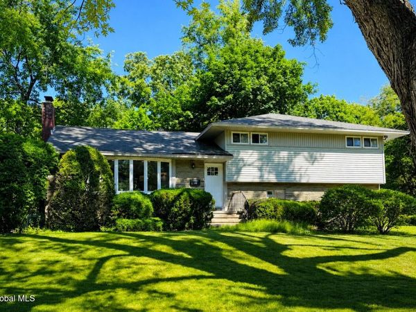 1278 Hawthorn Road, Schenectady, NY 12309