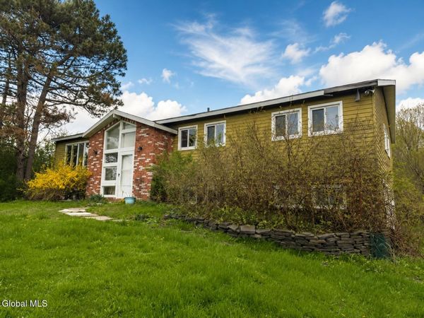 1027 Township Road, Altamont, NY 12009