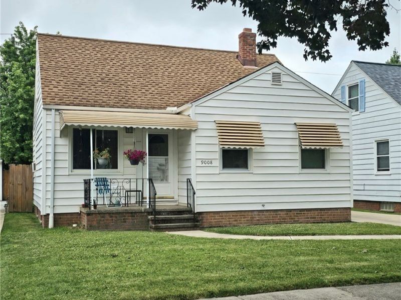 9008 Behrwald Avenue, Brooklyn, OH 44144 Photo 2