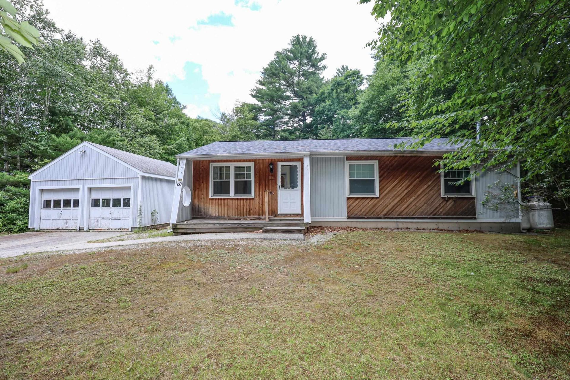 60 Farmer Road, Hooksett, NH 03016 Main Photo