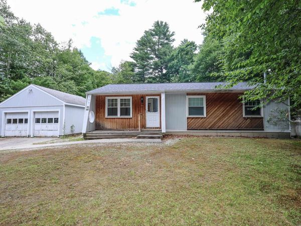 60 Farmer Road, Hooksett, NH 03016