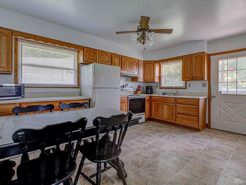10404 Eaton Oxford Road, Camden, OH 45311 Photo 4