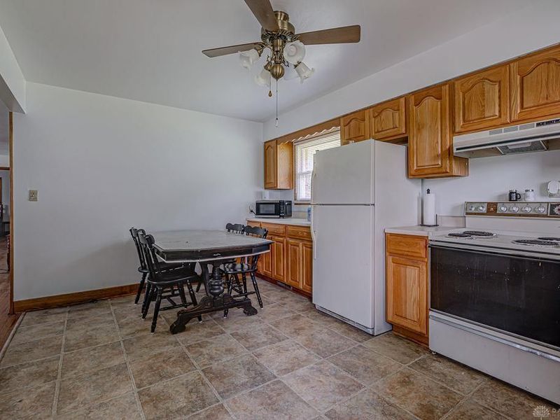 10404 Eaton Oxford Road, Camden, OH 45311 Photo 6