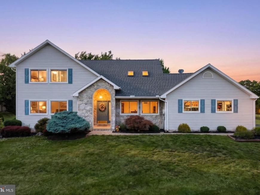 2380 Barrister Drive, York, PA 17404 Main Photo