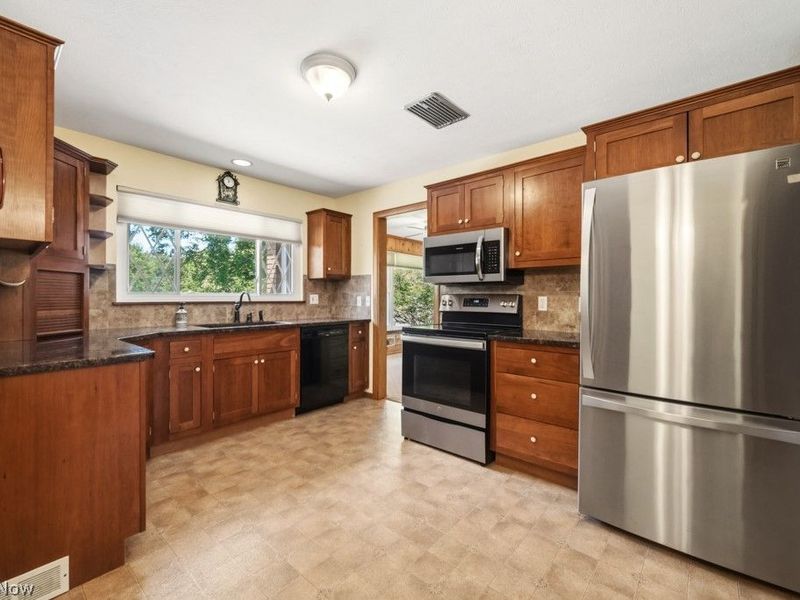7988 Wright Road, Broadview Heights, OH 44147 Photo 13
