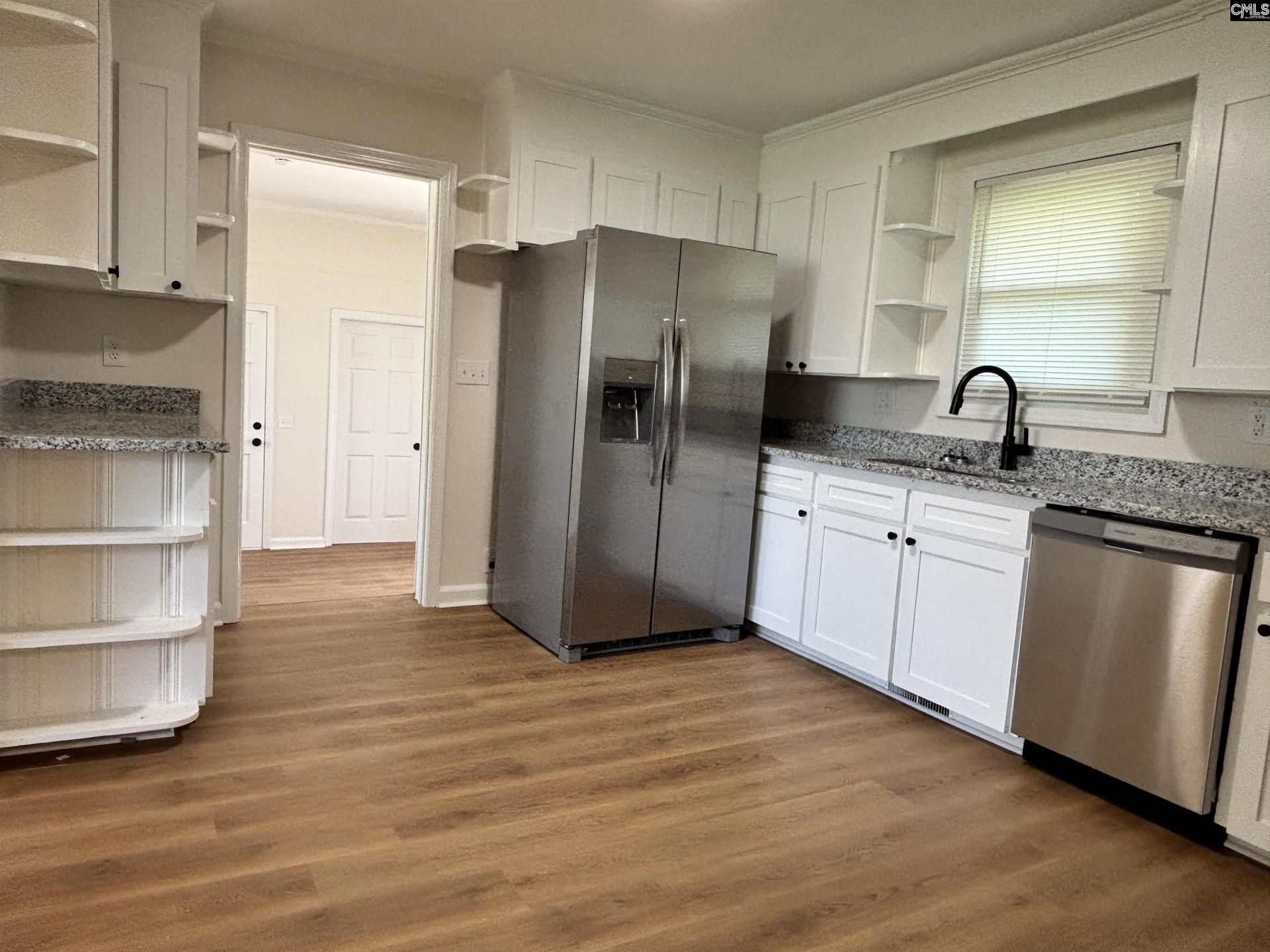 228 Martha Street  Photo 6