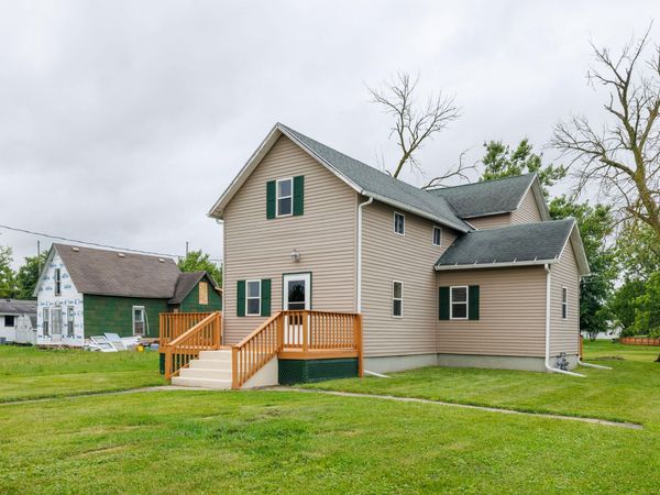 205 W Railroad Street, Kentland, IN 47951