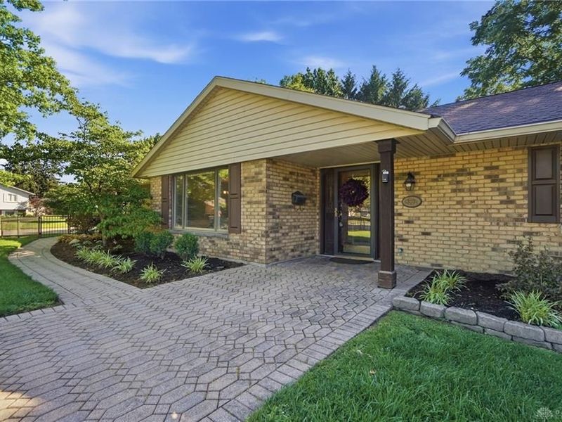 5362 Oakton Circle, Kettering, OH 45440 Photo 2