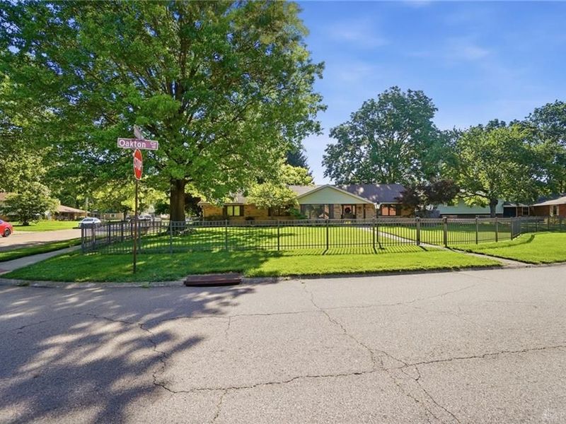 5362 Oakton Circle, Kettering, OH 45440 Photo 4