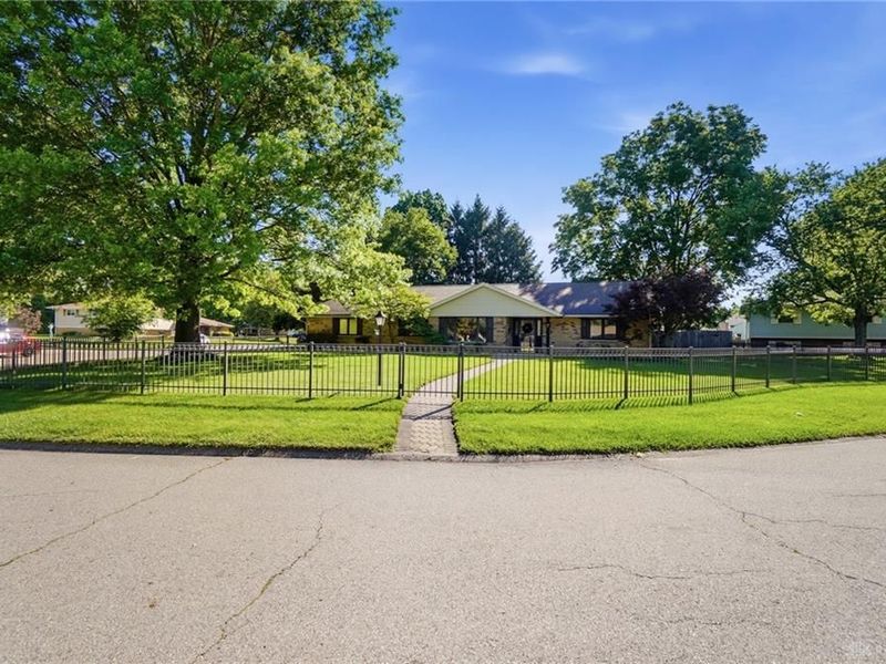 5362 Oakton Circle, Kettering, OH 45440 Photo 6