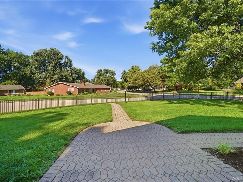 5362 Oakton Circle, Kettering, OH 45440 Photo 8