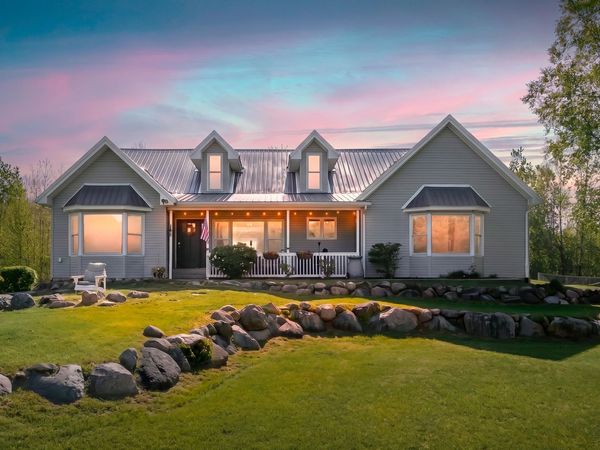 42083 40th Street, Paw Paw, MI 49079