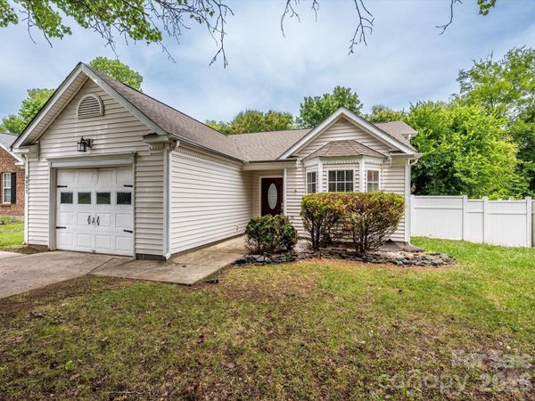 4821 Renfrew Drive , Concord, NC 28027