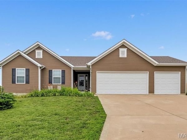 21 Valley Farms Drive, Winfield, MO 63389