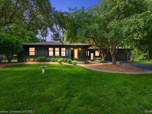 27331 Gardenway Road, Franklin Vlg, MI 48025