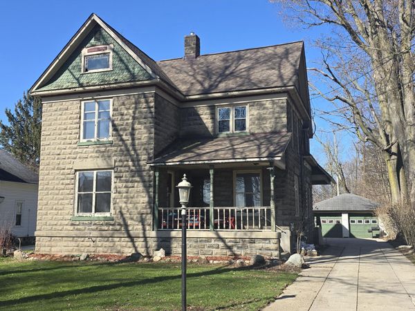 622 Maple Street, Colon, MI 49040