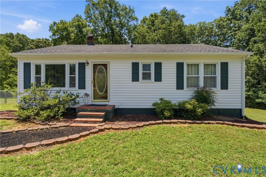 303 W 8th Street, Mineral, VA 23117 Main Photo