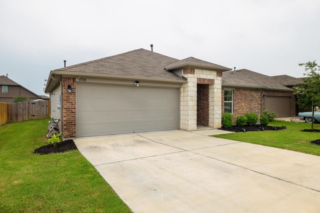 13721 Cantarra Dr, Pflugerville, TX 78660 Main Photo