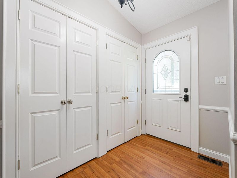 5570 Shannon Heights Boulevard, Dublin, OH 43016 Photo 3