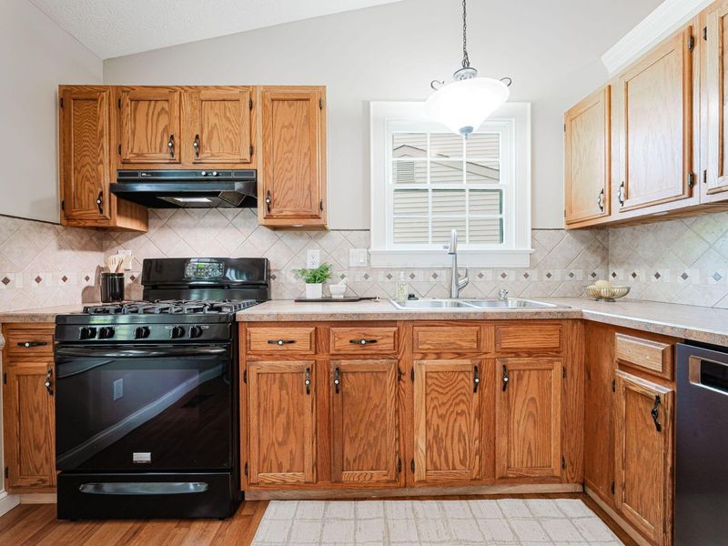 5570 Shannon Heights Boulevard, Dublin, OH 43016 Photo 5