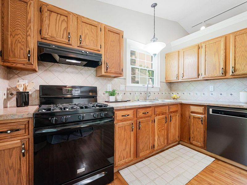 5570 Shannon Heights Boulevard, Dublin, OH 43016 Photo 6
