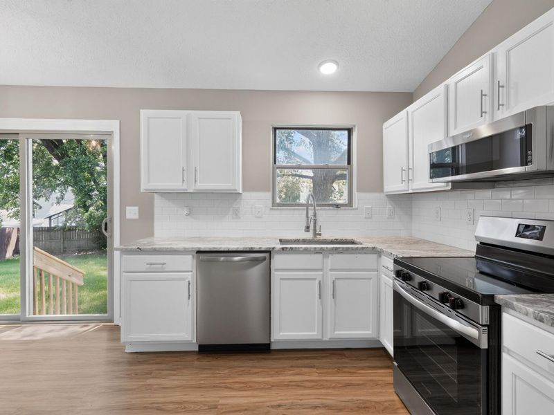 2836 Beal Drive, Columbus, OH 43232 Photo 11