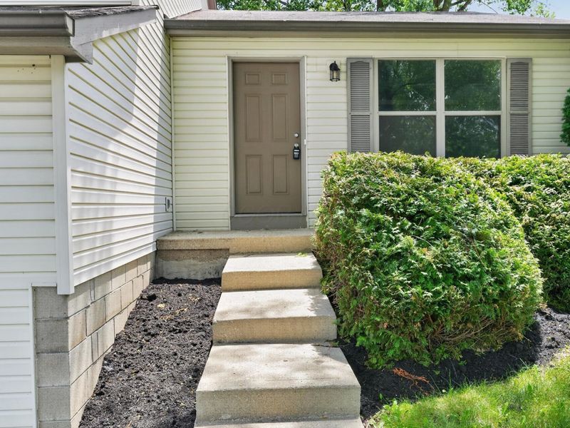 2836 Beal Drive, Columbus, OH 43232 Photo 2