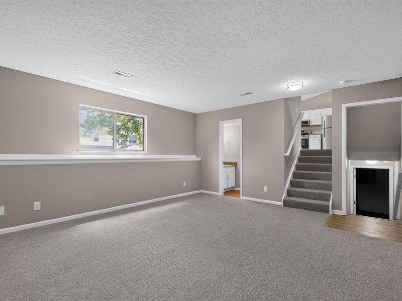 2836 Beal Drive, Columbus, OH 43232 Photo 27