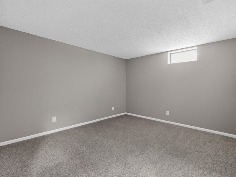 2836 Beal Drive, Columbus, OH 43232 Photo 30