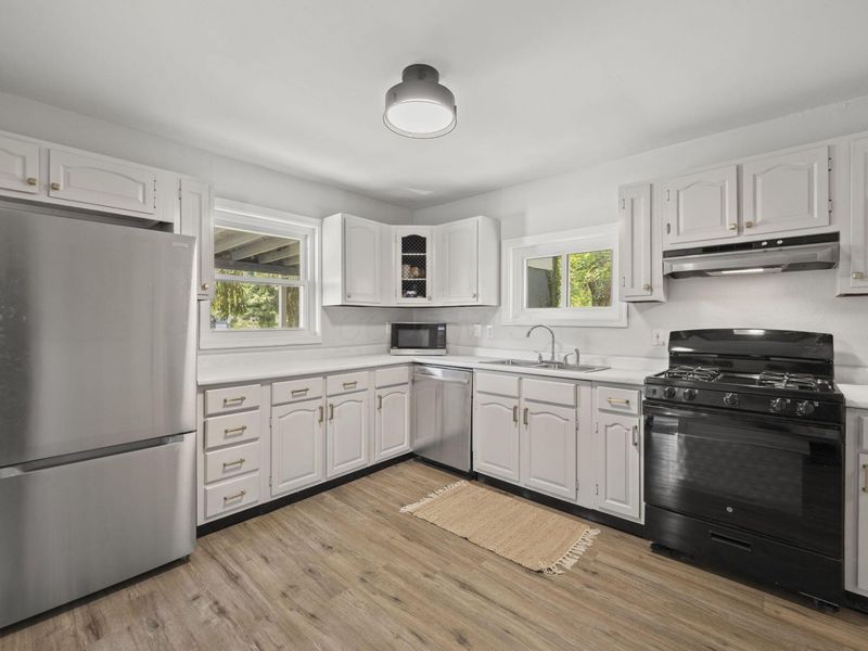 237 Maple Drive, Columbus, OH 43228 Photo 10